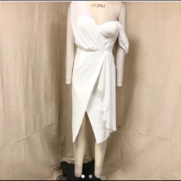 Gorgeous one shoulder white dress Lavish Alice - Picture 5 of 6